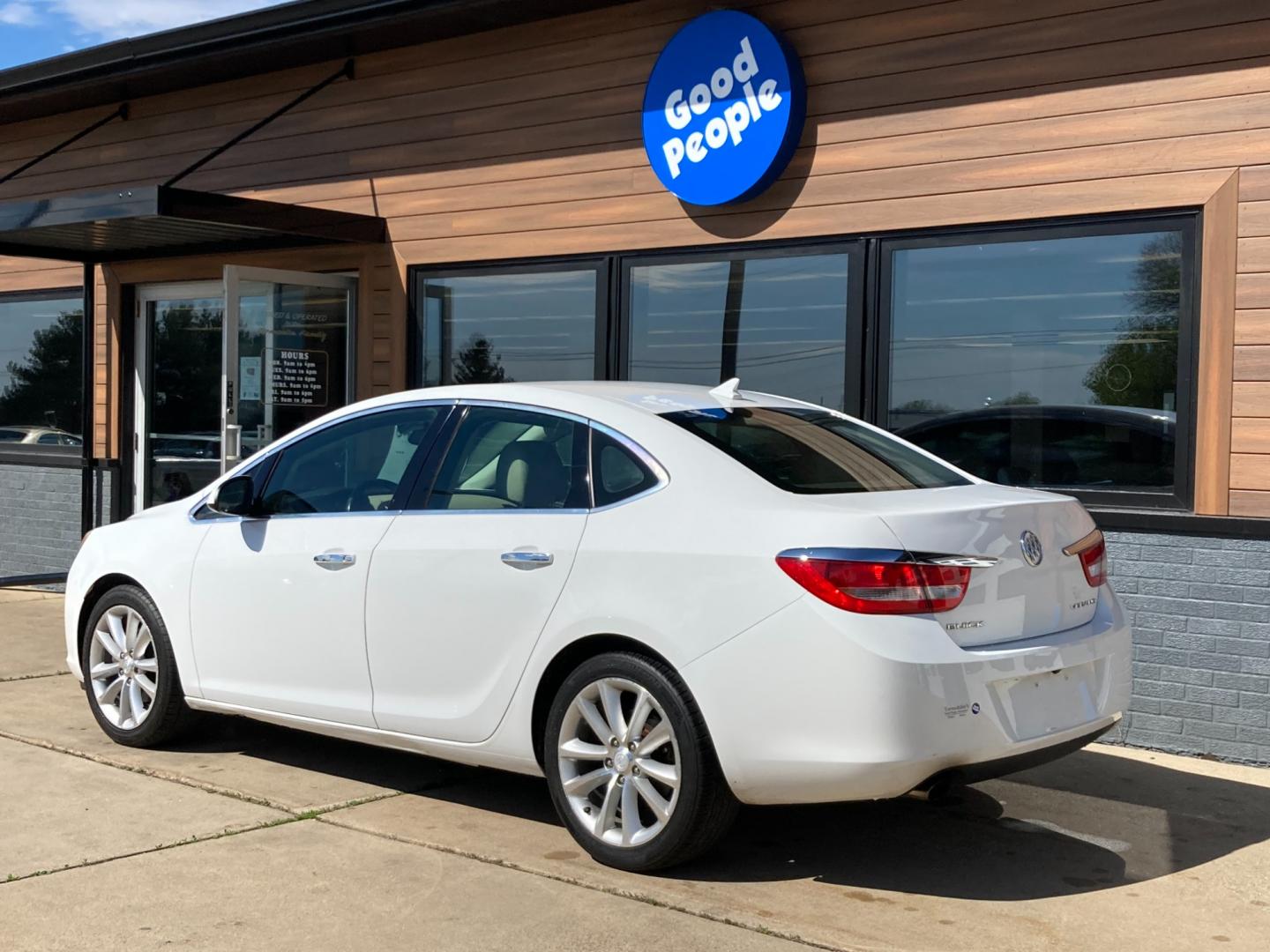 2013 Acrtic White Buick Verano Base (1G4PP5SK8D4) with an 2.4L L4 DOHC 16V FFV engine, 6-Speed Automatic transmission, located at 1800 South Ihm Blvd, Freeport, IL, 61032, (815) 232-5543, 42.278645, -89.607994 - Photo#3